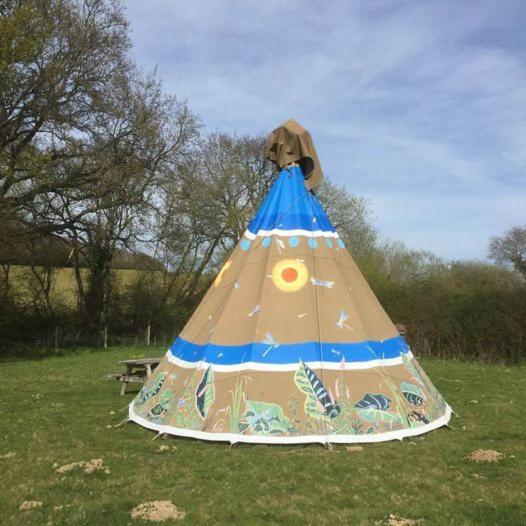 Big Sky Tipi Holidays Wartling Kültér fotó