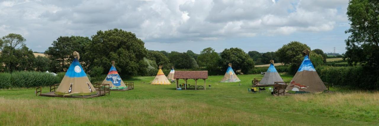 Big Sky Tipi Holidays Wartling Kültér fotó