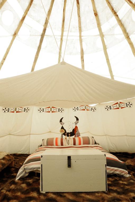Big Sky Tipi Holidays Wartling Kültér fotó